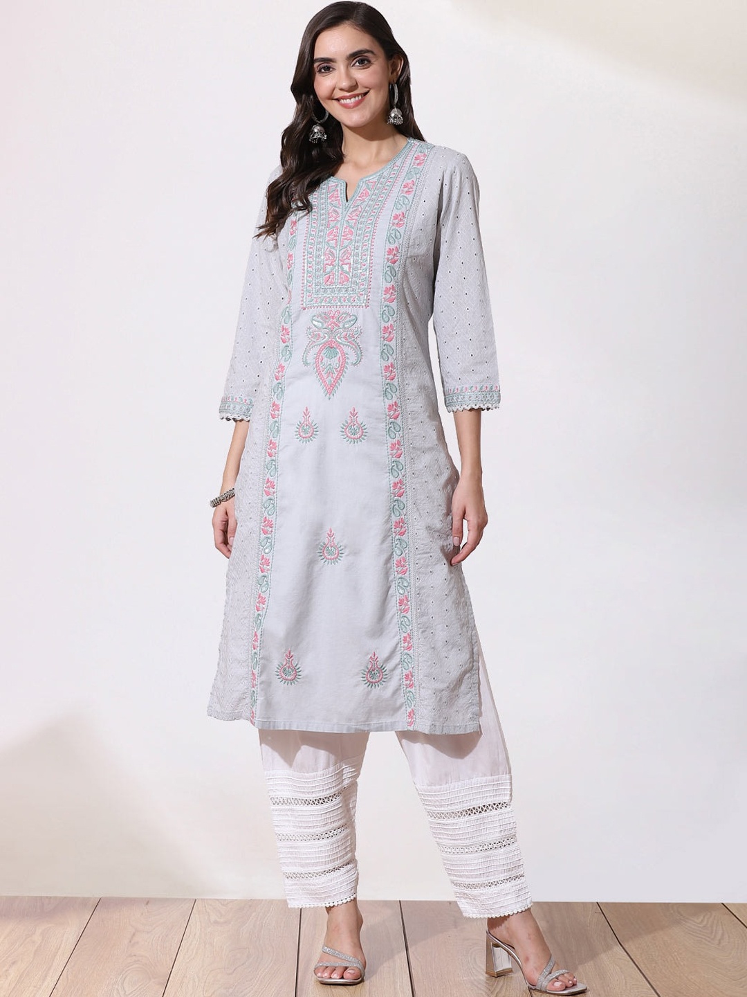 

Lakshita Women Grey Floral Embroidered Thread Work Kurta