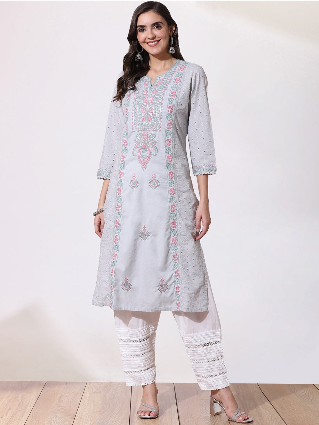 

Lakshita Women Grey Floral Embroidered Thread Work Kurta