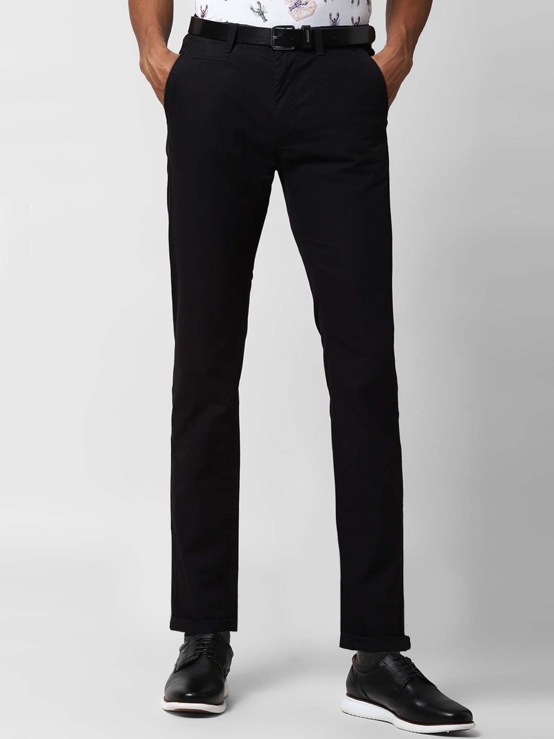 

Peter England Men Black Skinny Fit Solid Chinos