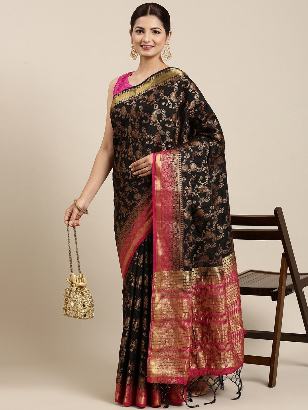 

Pothys Black & Pink Ethnic Motifs Pure Cotton Saree