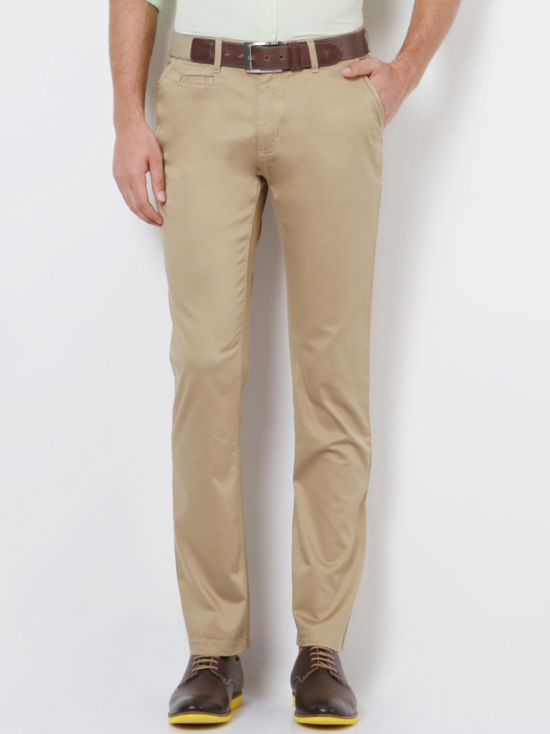 Peter England Men Beige Skinny Fit Solid Chinos