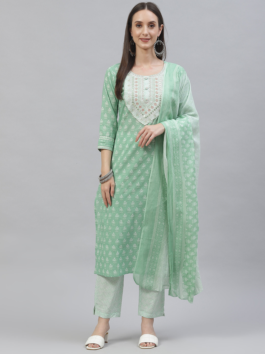 

INDYES Women Green Ethnic Motifs Gotta Patti Pure Cotton Kurta with Trousers & Dupatta