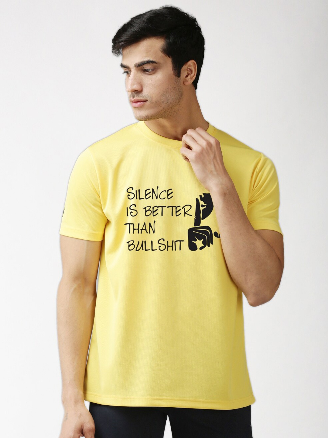 

EPPE Men Yellow Typography Printed Applique Slim Fit T-shirt