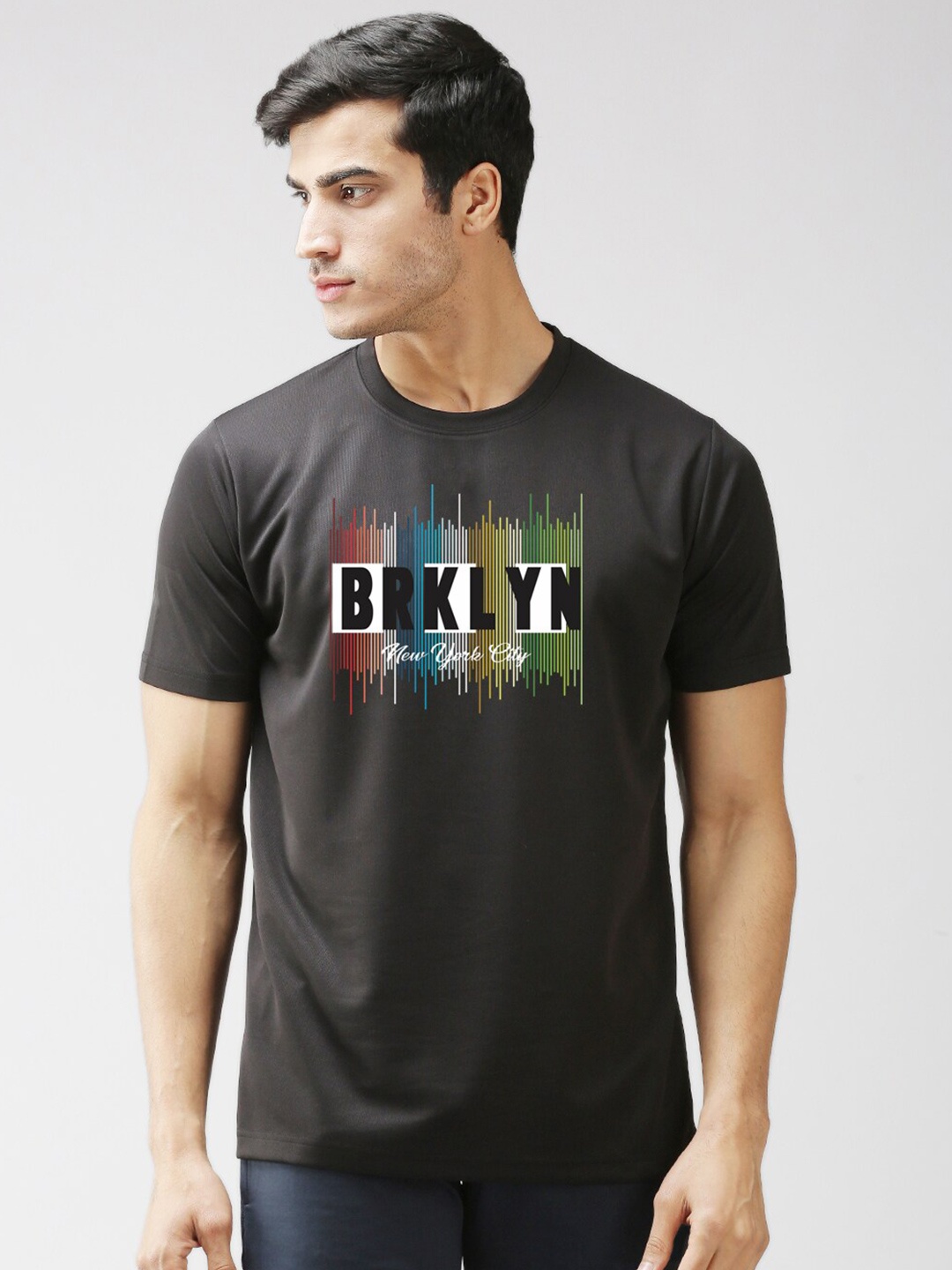 

EPPE Men Black Typography Printed Applique Slim Fit T-shirt