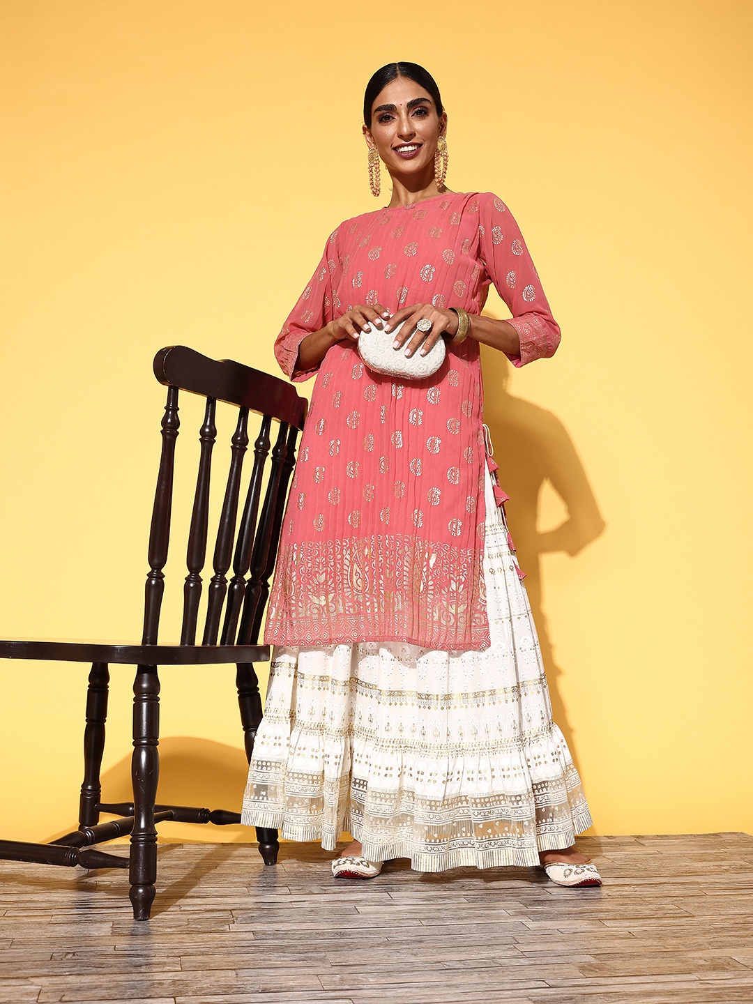 

Tikhi Imli Women Pink Ethnic Motifs Printed Georgette Kurta