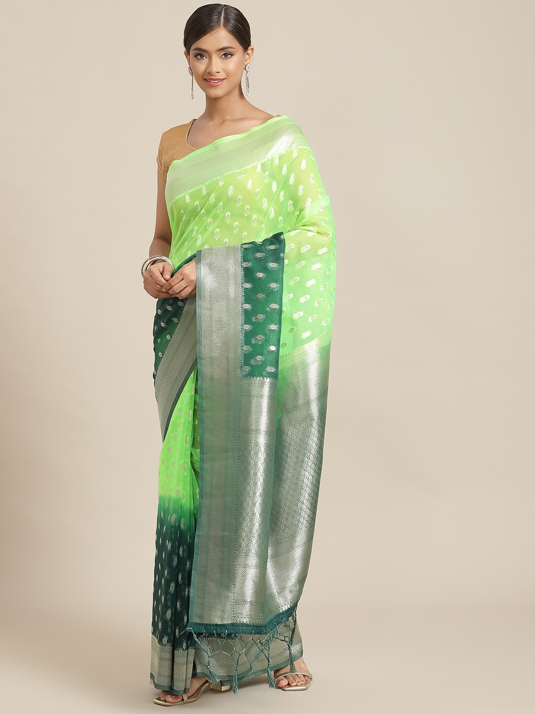 

Silk Land Green & Silver-Toned Ethnic Motifs Zari Kanjeevaram Saree