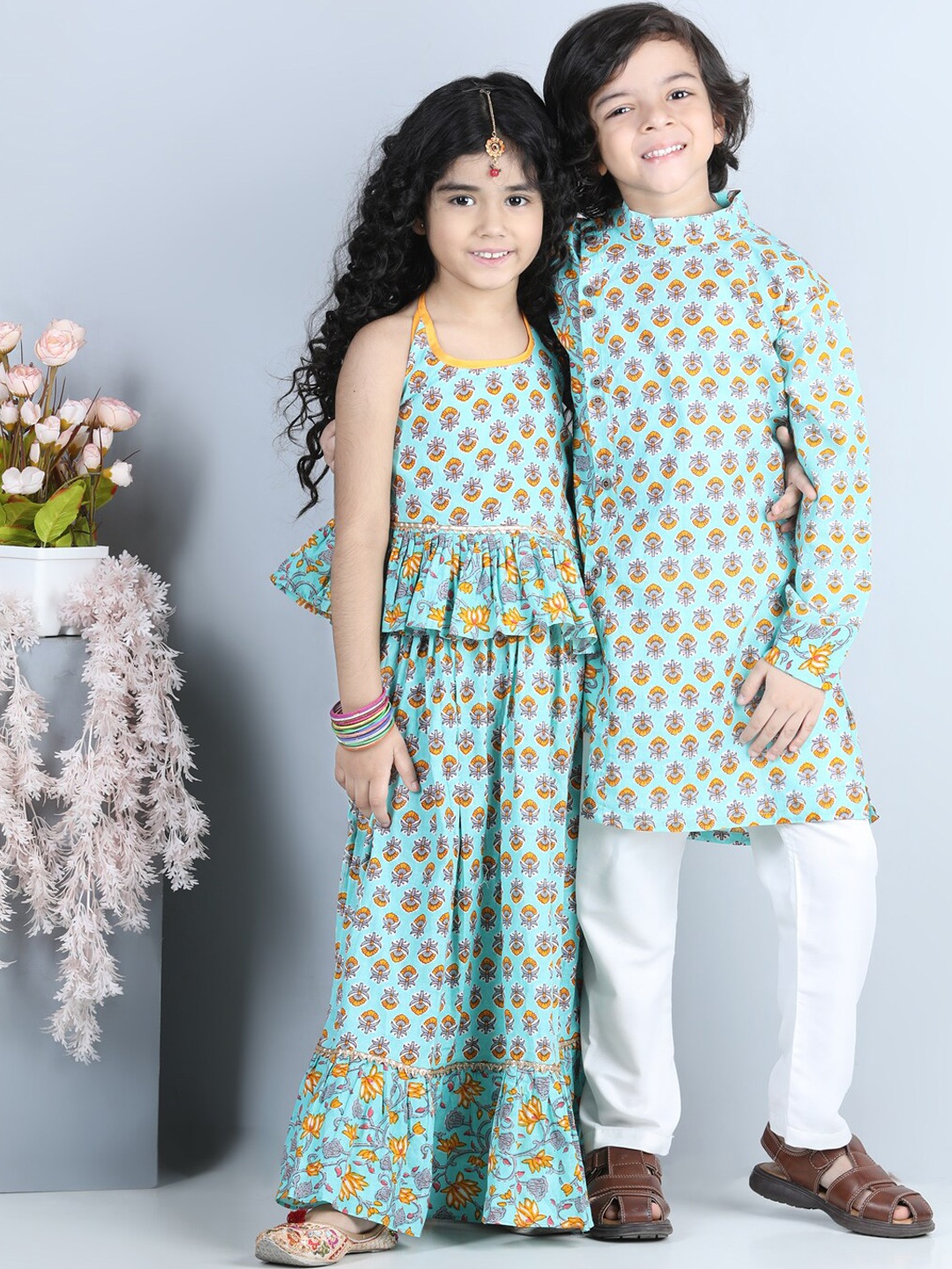 

Here&Now X Kinder Kids Boys Green Ethnic Motifs Printed Empire Pure Cotton Kurta with Churidar & With Dupatta