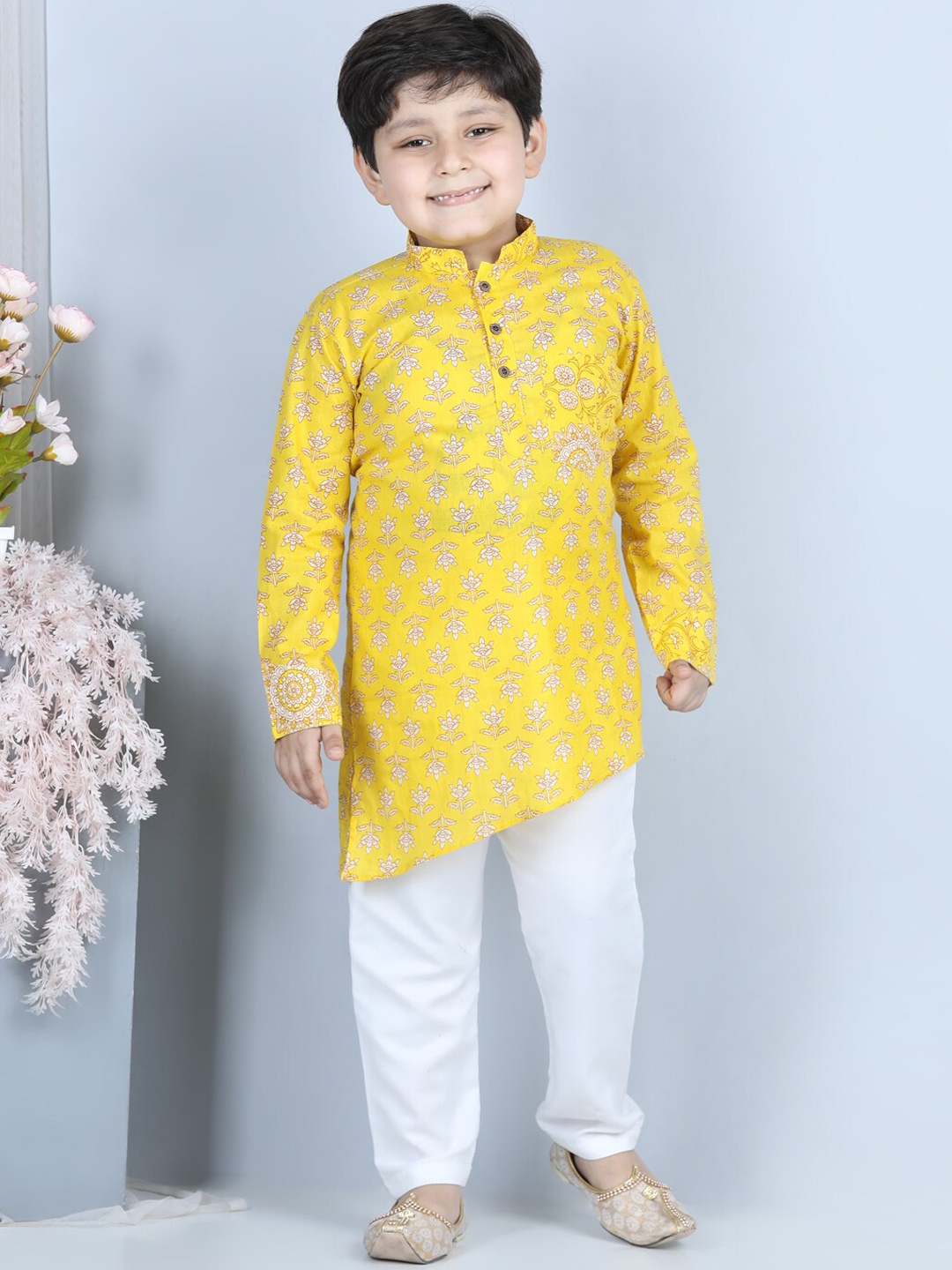 

Here&Now X Kinder Kids Boys Yellow Ethnic Motifs Printed Pure Cotton Kurta with Pyjamas