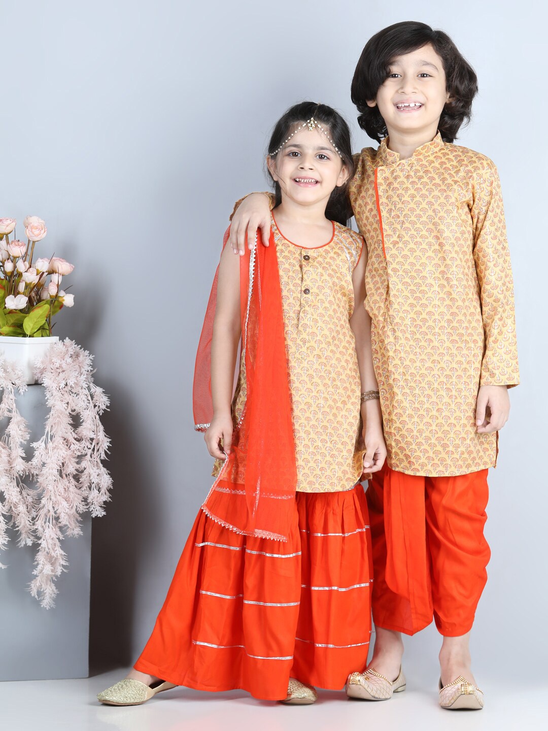 

Kinder Kids Boys Yellow Ethnic Motifs Printed Pure Cotton Kurta with Palazzos & With Dupatta