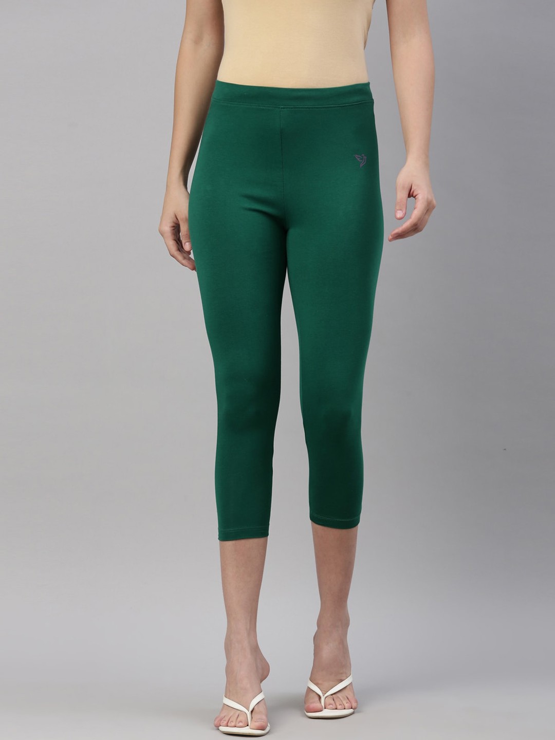 

TWIN BIRDS Women Solid Skinny Fit Three-Fourth Length Stretch Cotton Capri Legging, Green