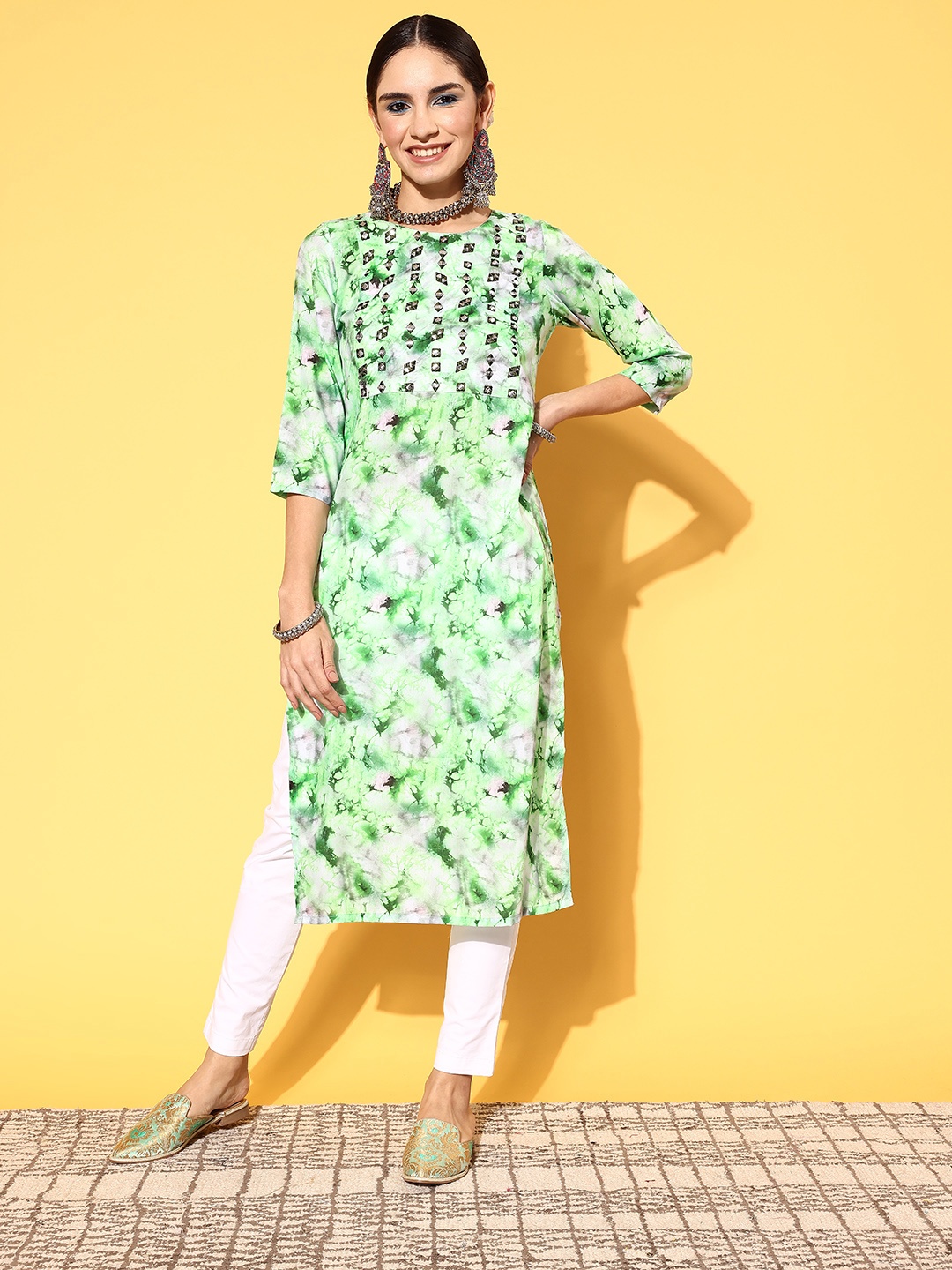 

Tikhi Imli Women Stylish Green Organza Tie & Dye 2.0 Kurta