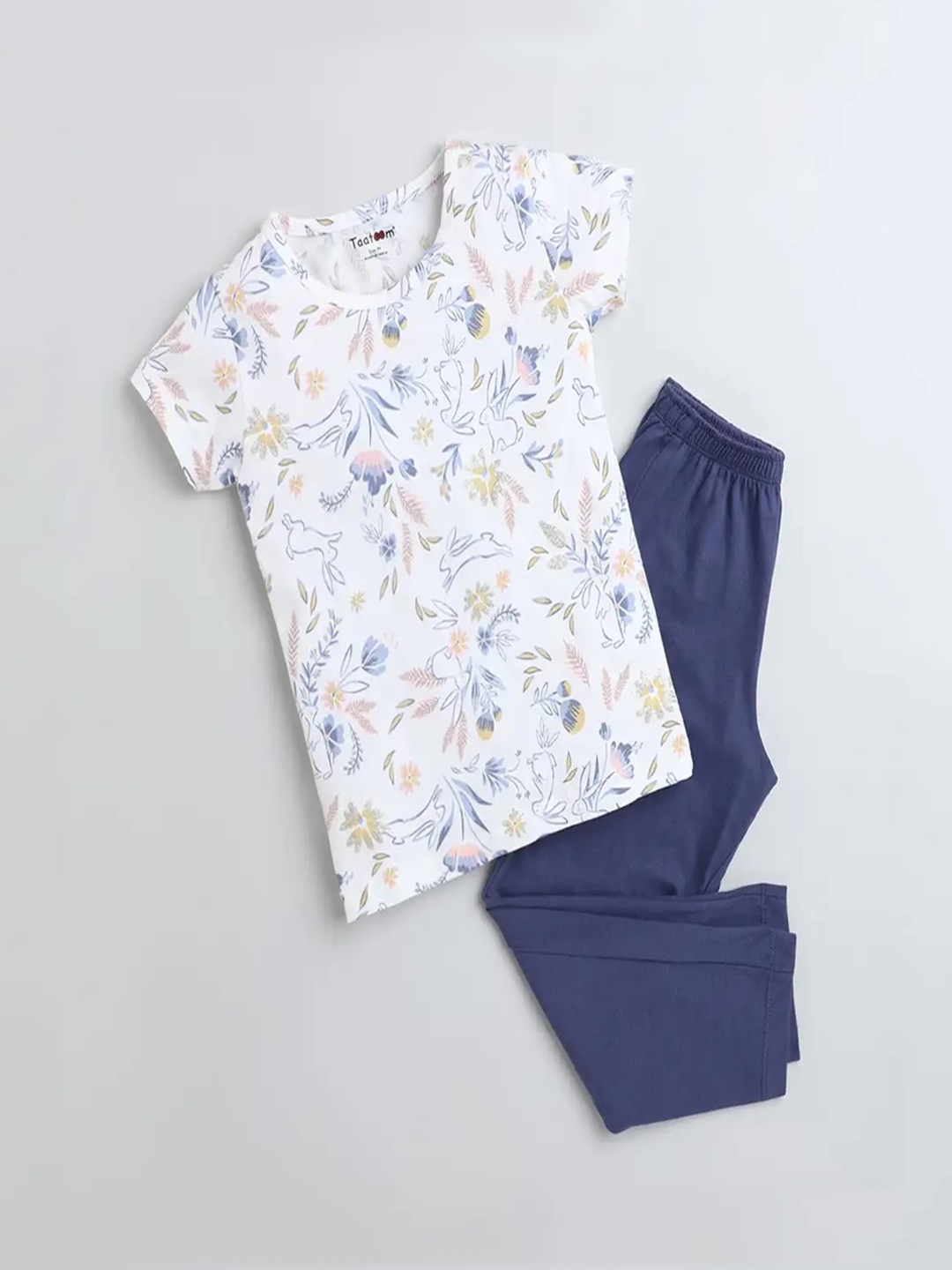 

Taatoom Girls White & Blue Printed Cotton Night suit