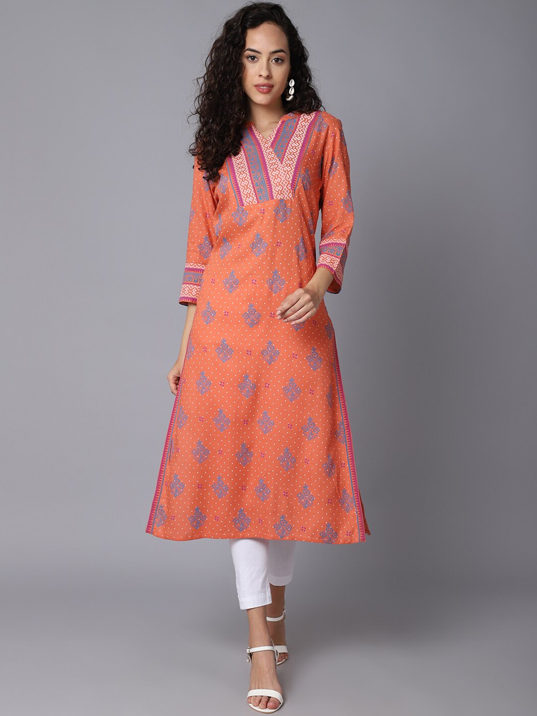 

Cantabil Women Coral Ethnic Motifs Printed Thread Work Kurta