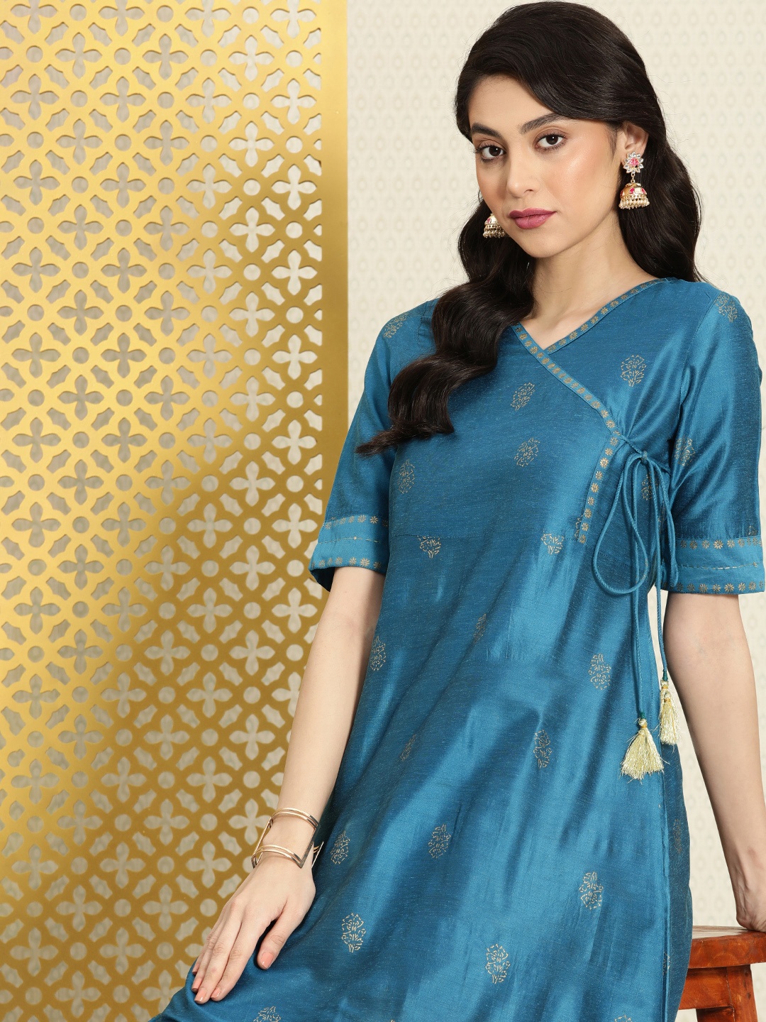 

House of Pataudi Women Jashn Floral Printed Angrakha Kurta, Teal