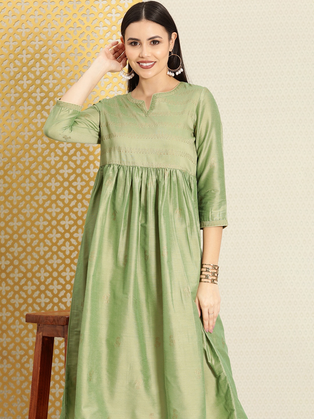 

House of Pataudi Women Green & Gold-Toned Geometric Printed Jashn Anarkali Kurta