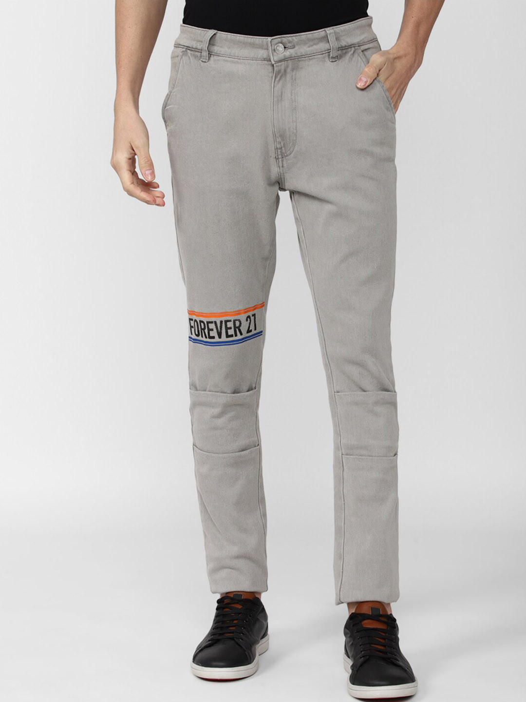 

FOREVER 21 Men Mid-Rise Straight Fit Regular Length Jeans, Grey