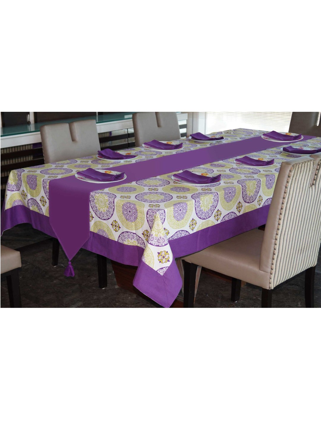 

Lushomes Purple Printed 8 Seater Table Linen Set