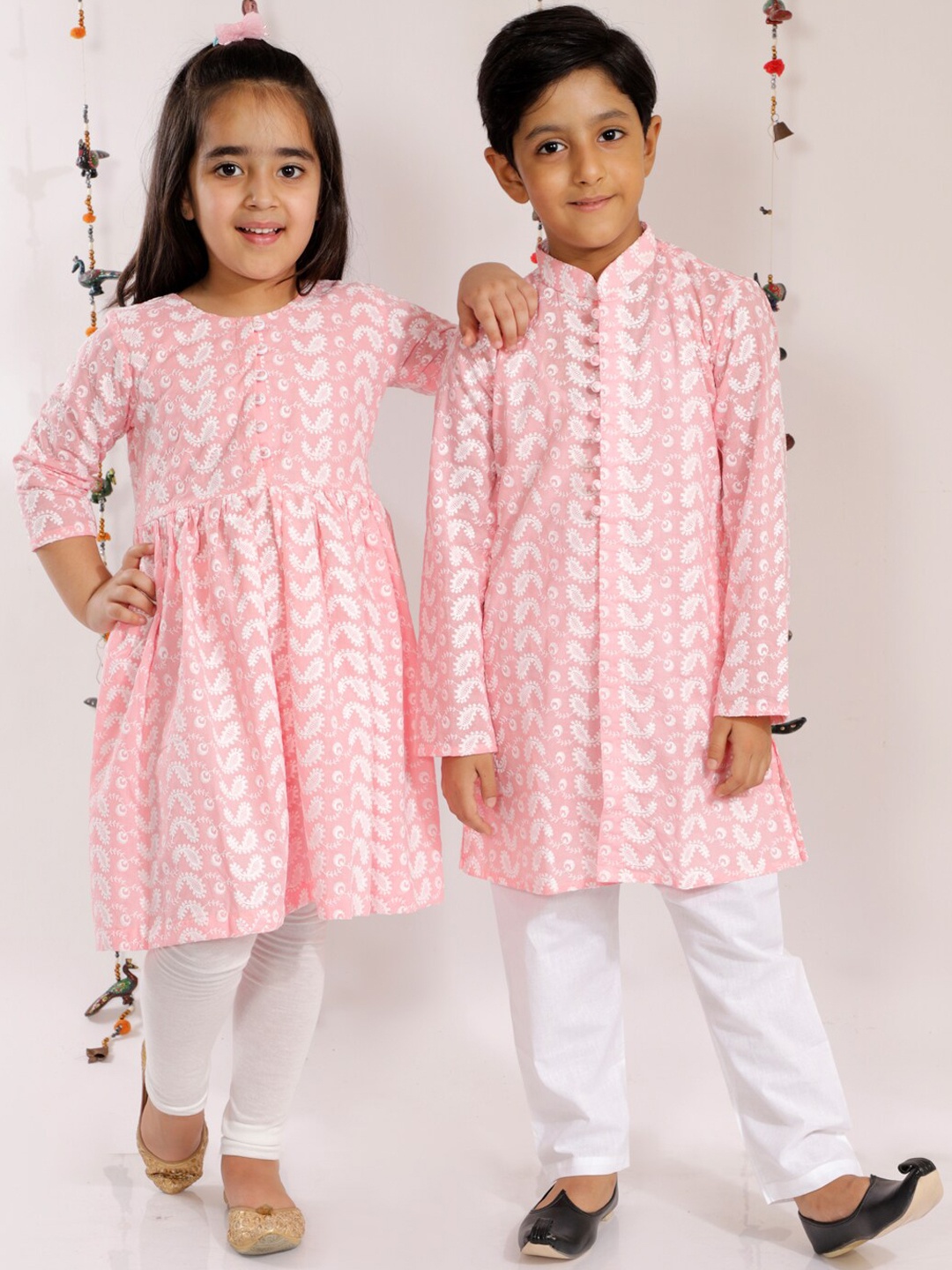 

VASTRAMAY Boys Pink Printed Chikankari Pure Cotton Kurta with Pyjama