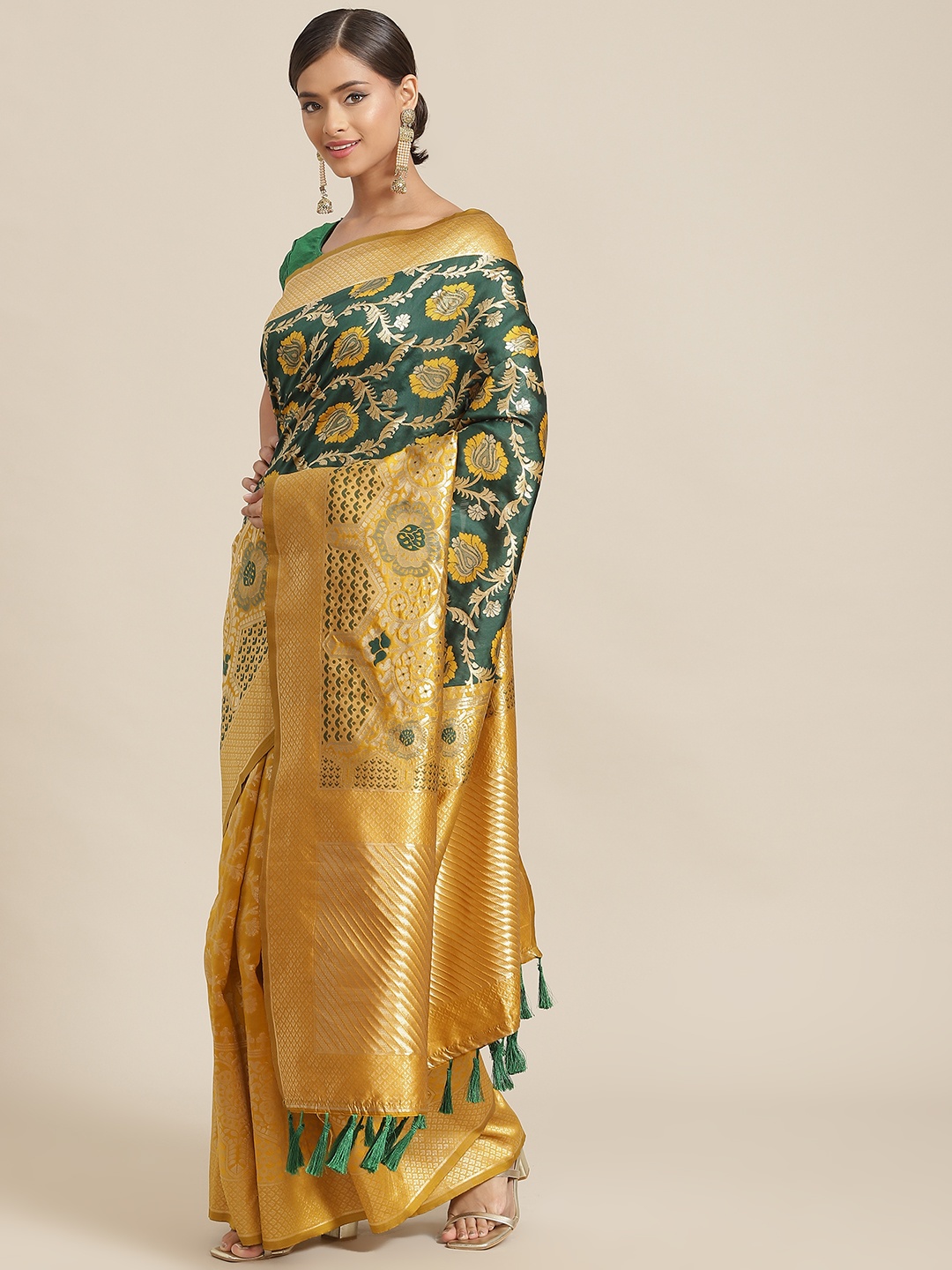 

Silk Land Green & Mustard Floral Zari Woven Kanjeevaram Silk Saree