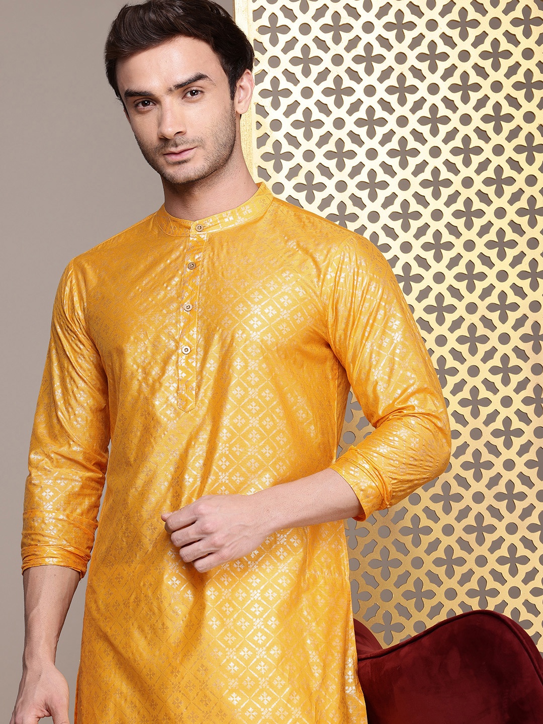 

House of Pataudi Geometric Printed Jashn Kurta, Yellow