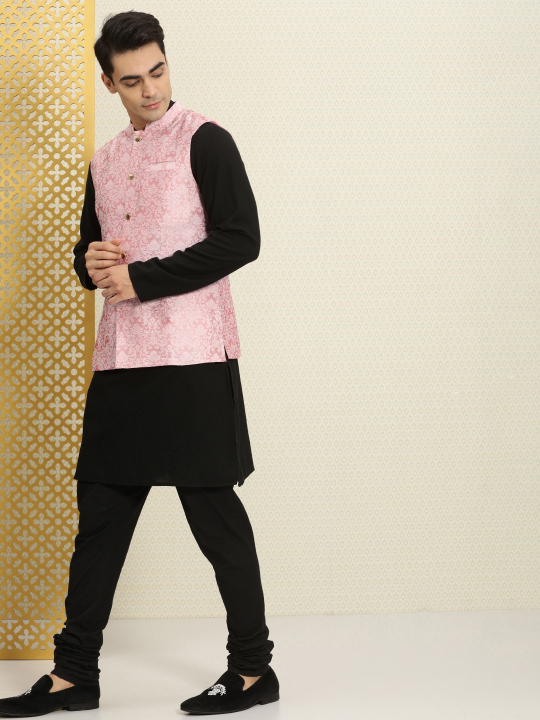 

House of Pataudi Men Pink & White Ethnic Motifs Woven Rozana Nehru Jacket