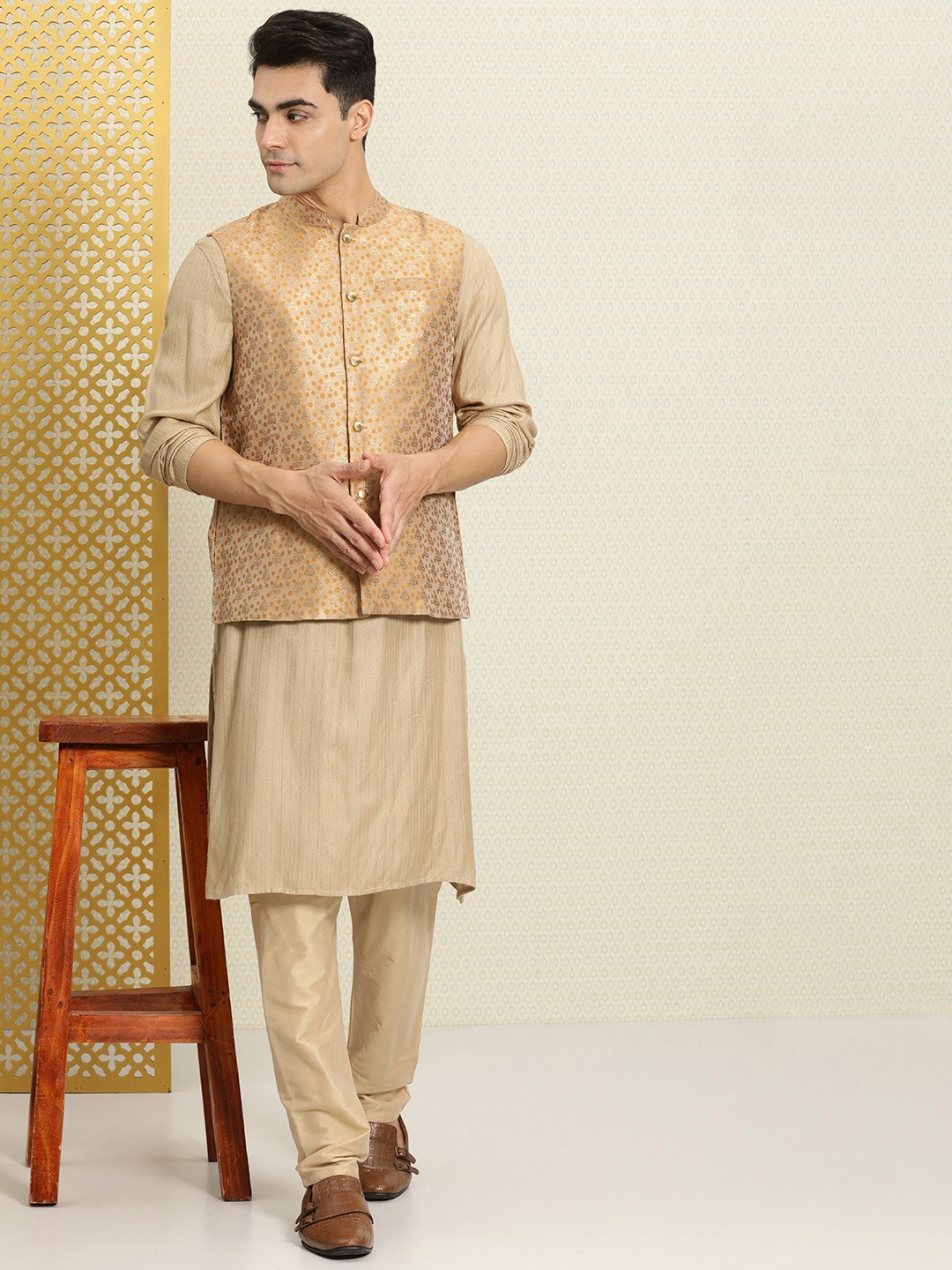 

House of Pataudi Men Beige & Gold-Toned Ethnic Motifs Woven Rozana Nehru Jacket