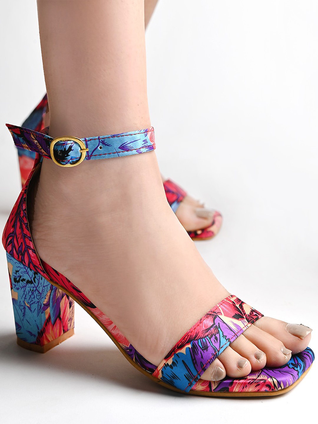 

Shoetopia Girls Red Printed Block Heels