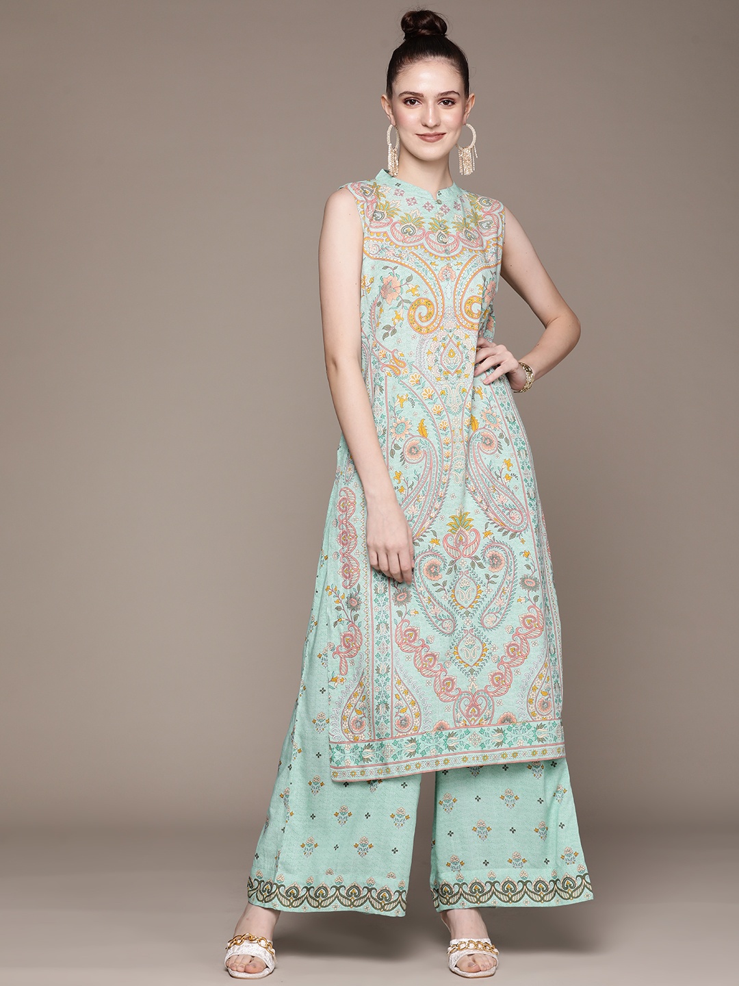 

aarke Ritu Kumar Women Green Floral Printed Kurta with Trousers