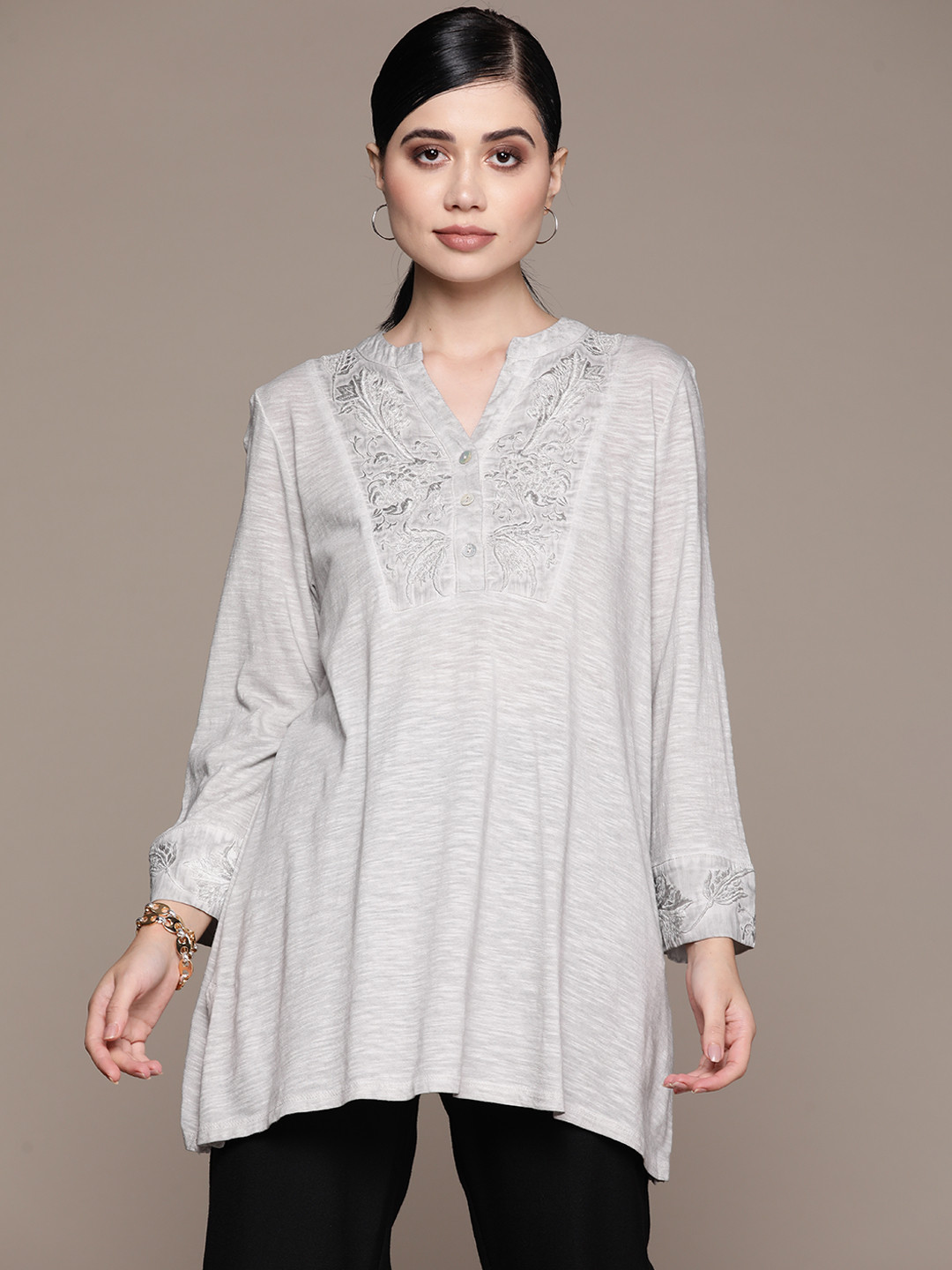 

aarke Ritu Kumar Grey Floral Embroidered Mandarin Collar Top
