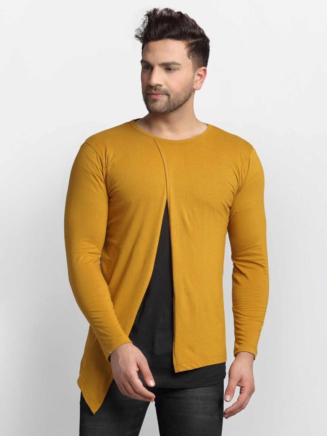 

Rigo Men Mustard Yellow & Black Colourblocked Slim Fit T-shirt