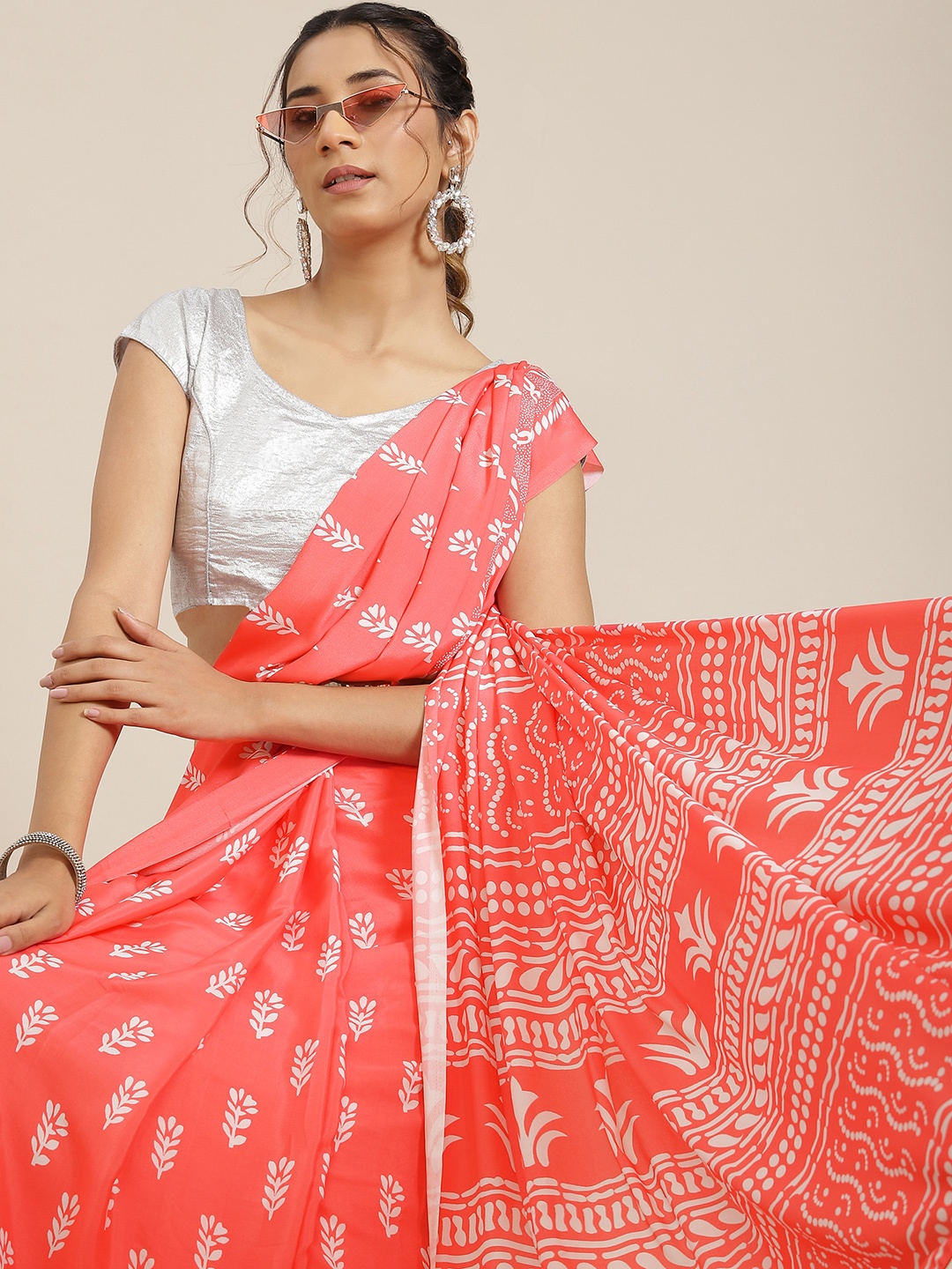 

Havida Sarees Pink & White Ethnic Motifs Pure Silk Saree