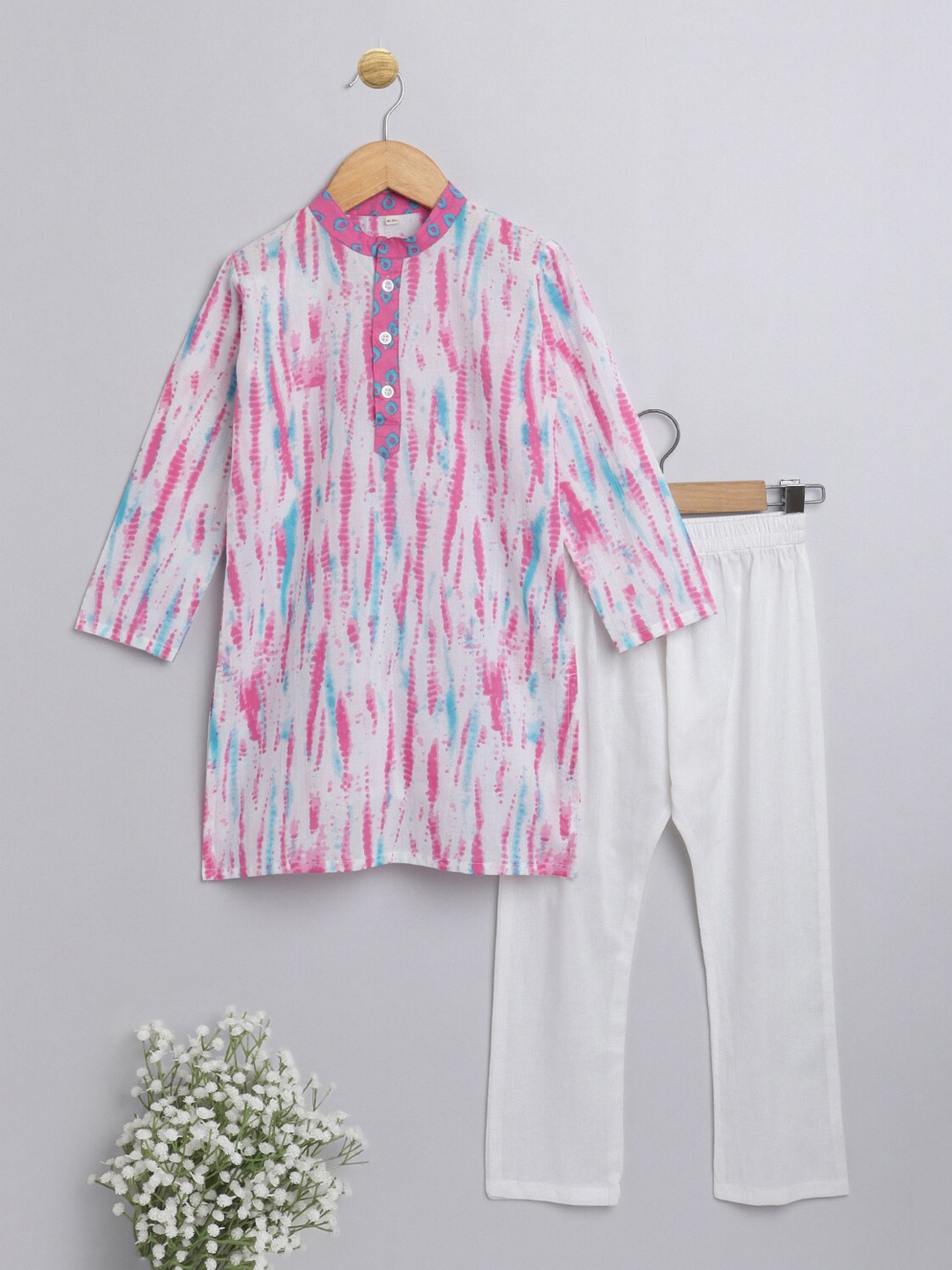 

The Magic Wand Boys Pink Printed Pure Cotton Kurta with Pyjamas