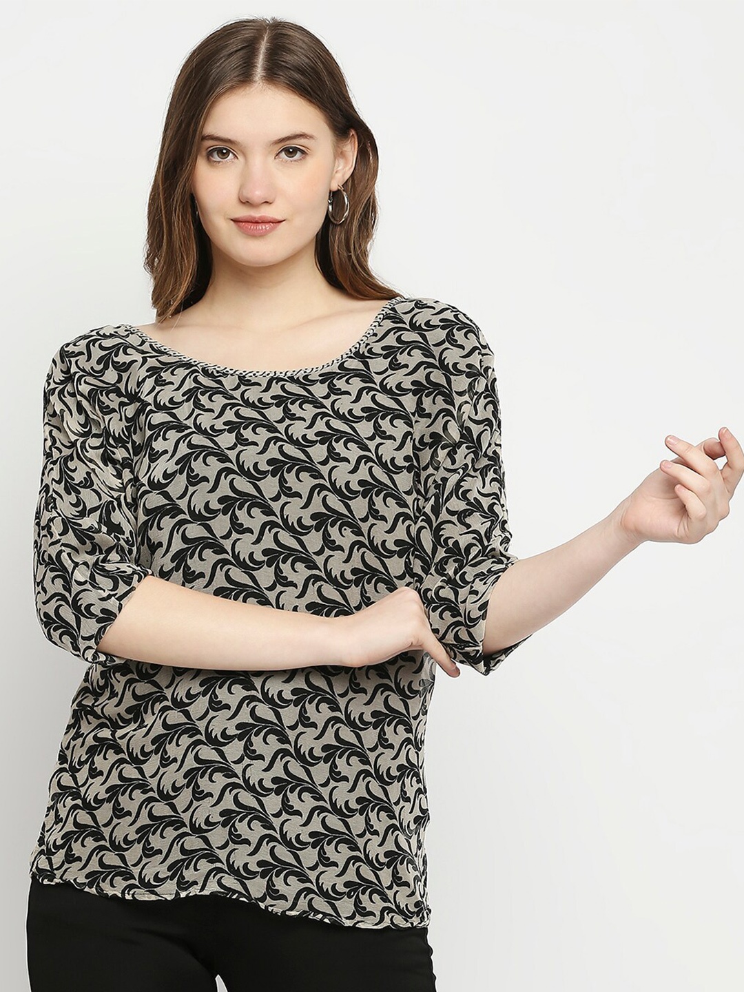 

aaliya Black & Beige Floral Print Georgette Top
