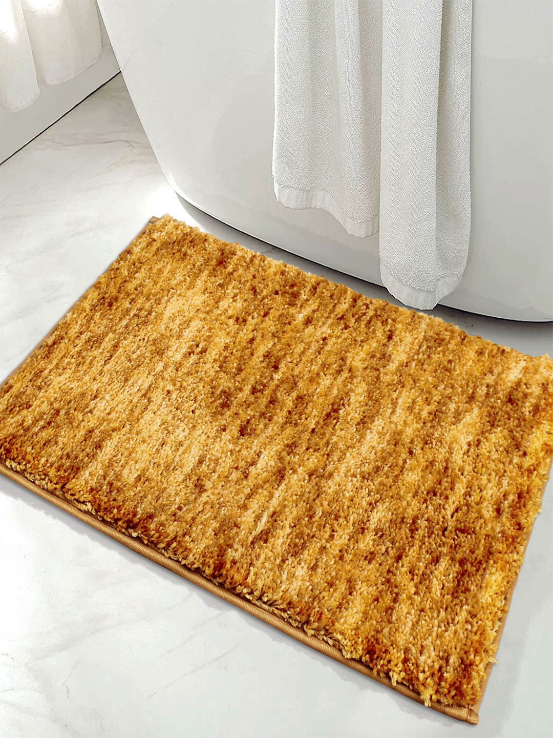 

LUXEHOME INTERNATIONAL Golden Solid Non-Slip Bath Rugs, Gold