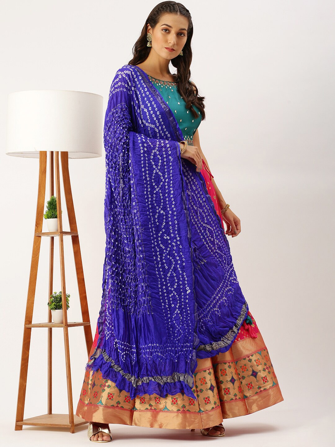 

Sanwara Blue & White Woven Design Pure Silk Dupatta with Zari