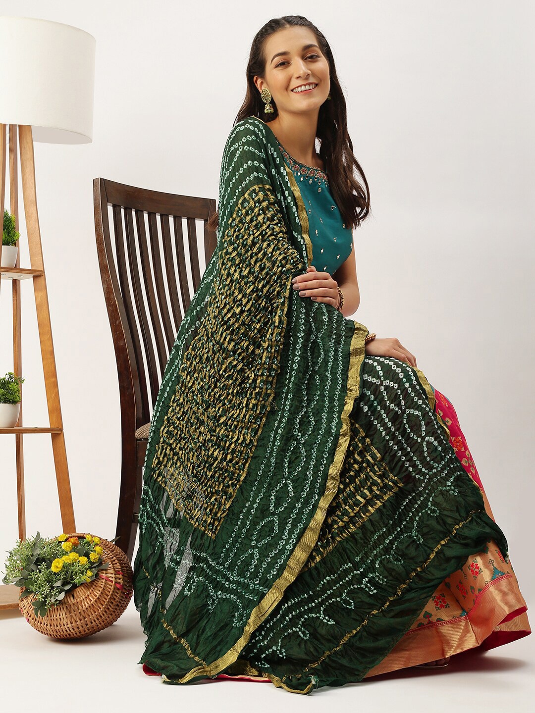 

Sanwara Green & White Woven Design Pure Silk Bandhani Dupatta with Zari