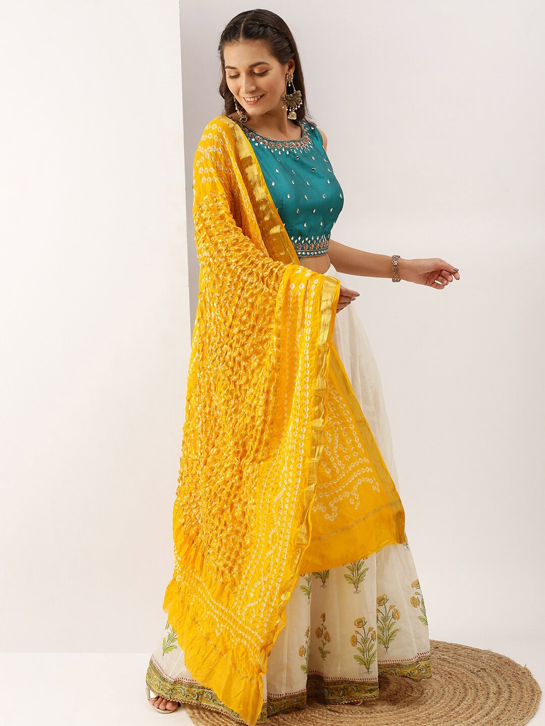 

Sanwara Yellow & Gold-Toned Woven Design Pure Silk Dupatta with Zari