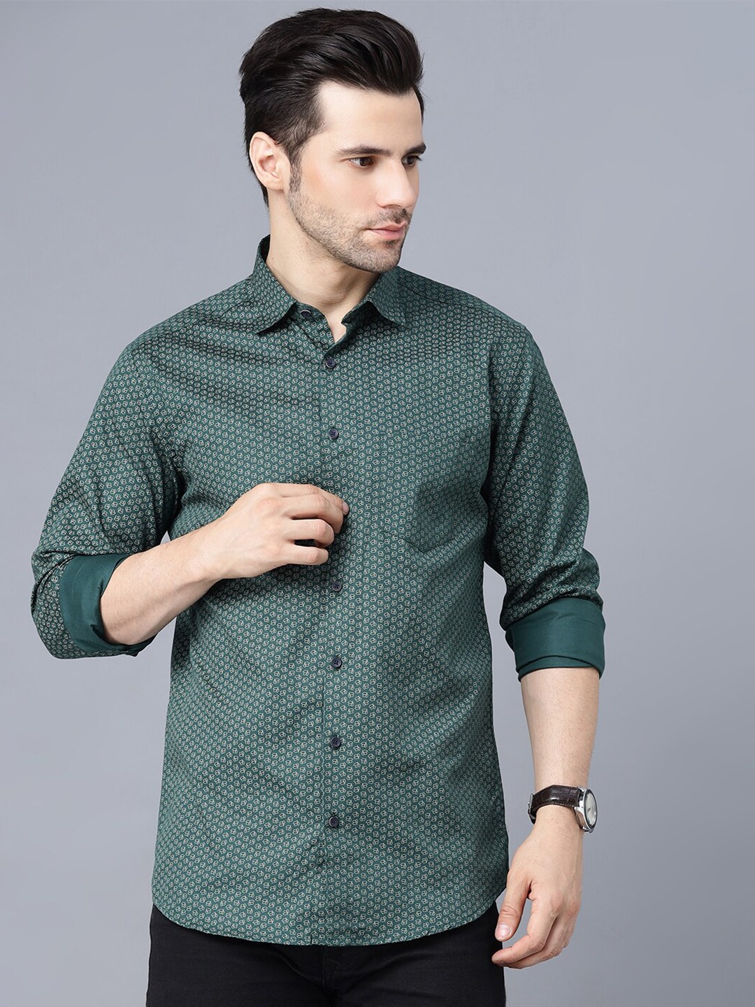 

MR KAMEEJ Men Green Printed Regular Fit Pure Cotton Casual Shirt
