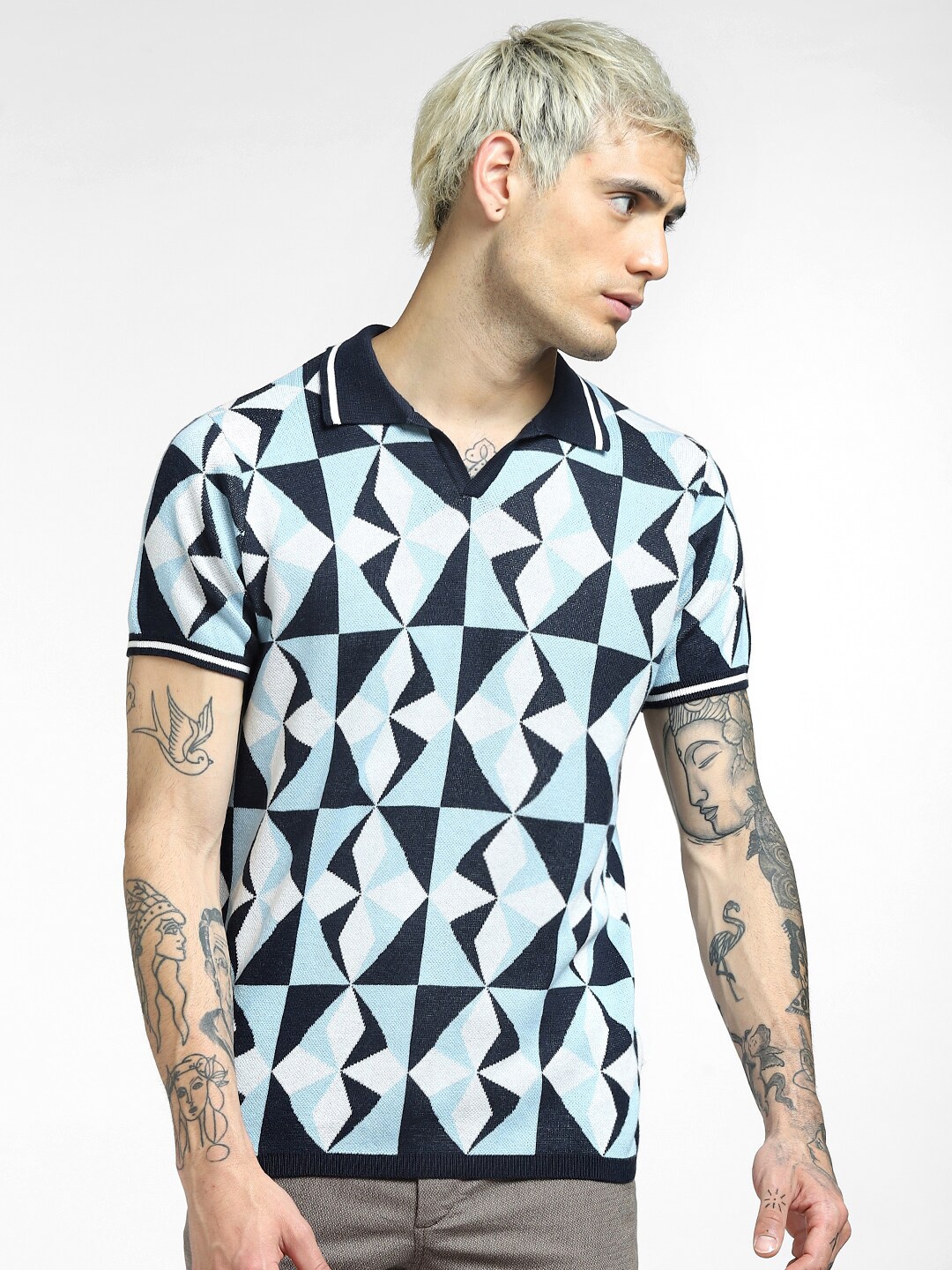 

Jack & Jones Men Blue Printed V-Neck Applique T-shirt