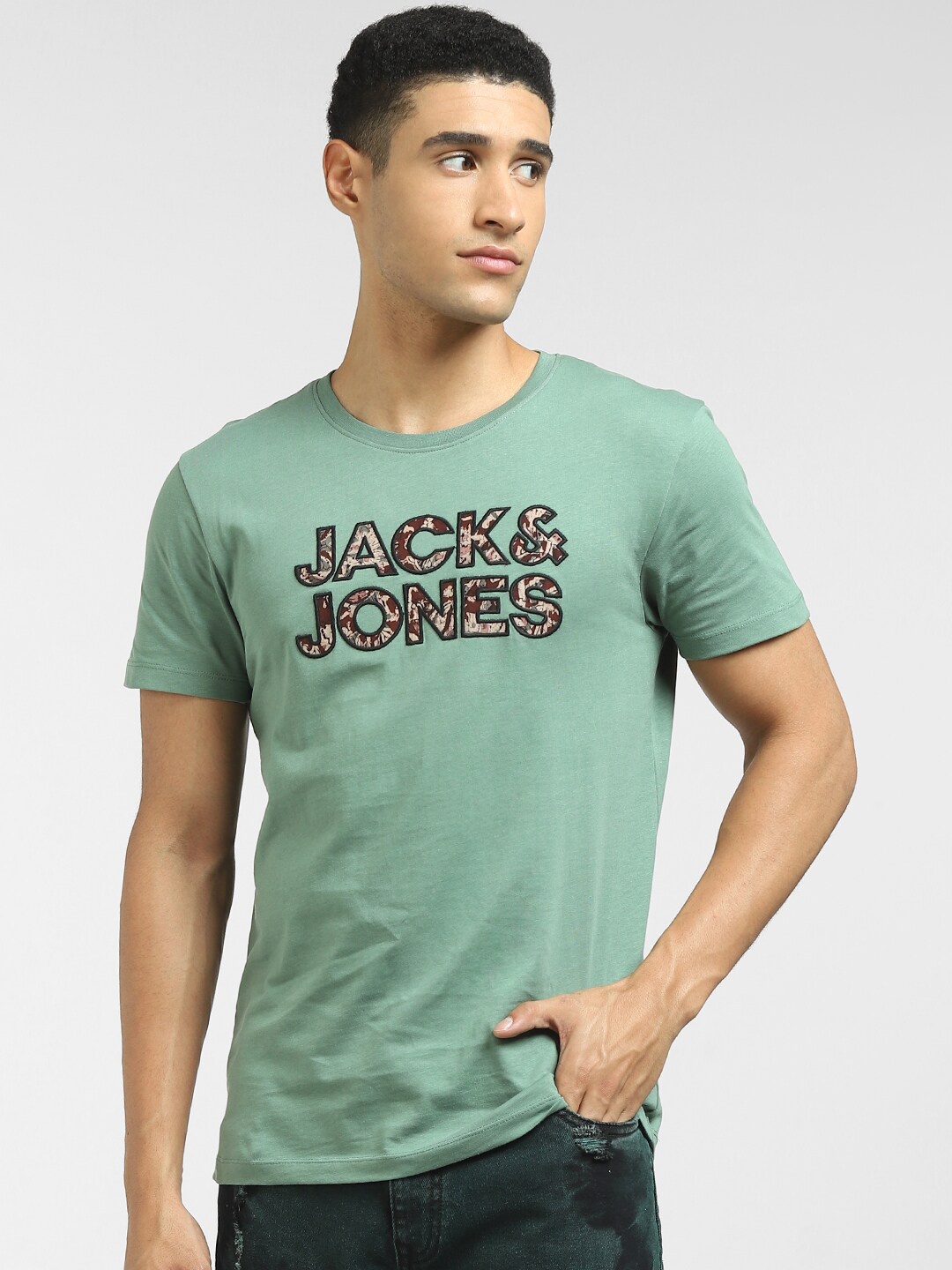 

Jack & Jones Men Green Typography Printed Applique T-shirt
