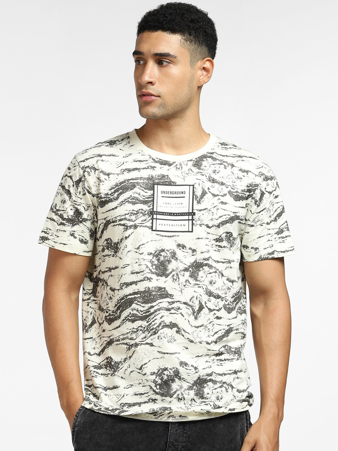 

Jack & Jones Men White Printed Polo Collar Applique T-shirt