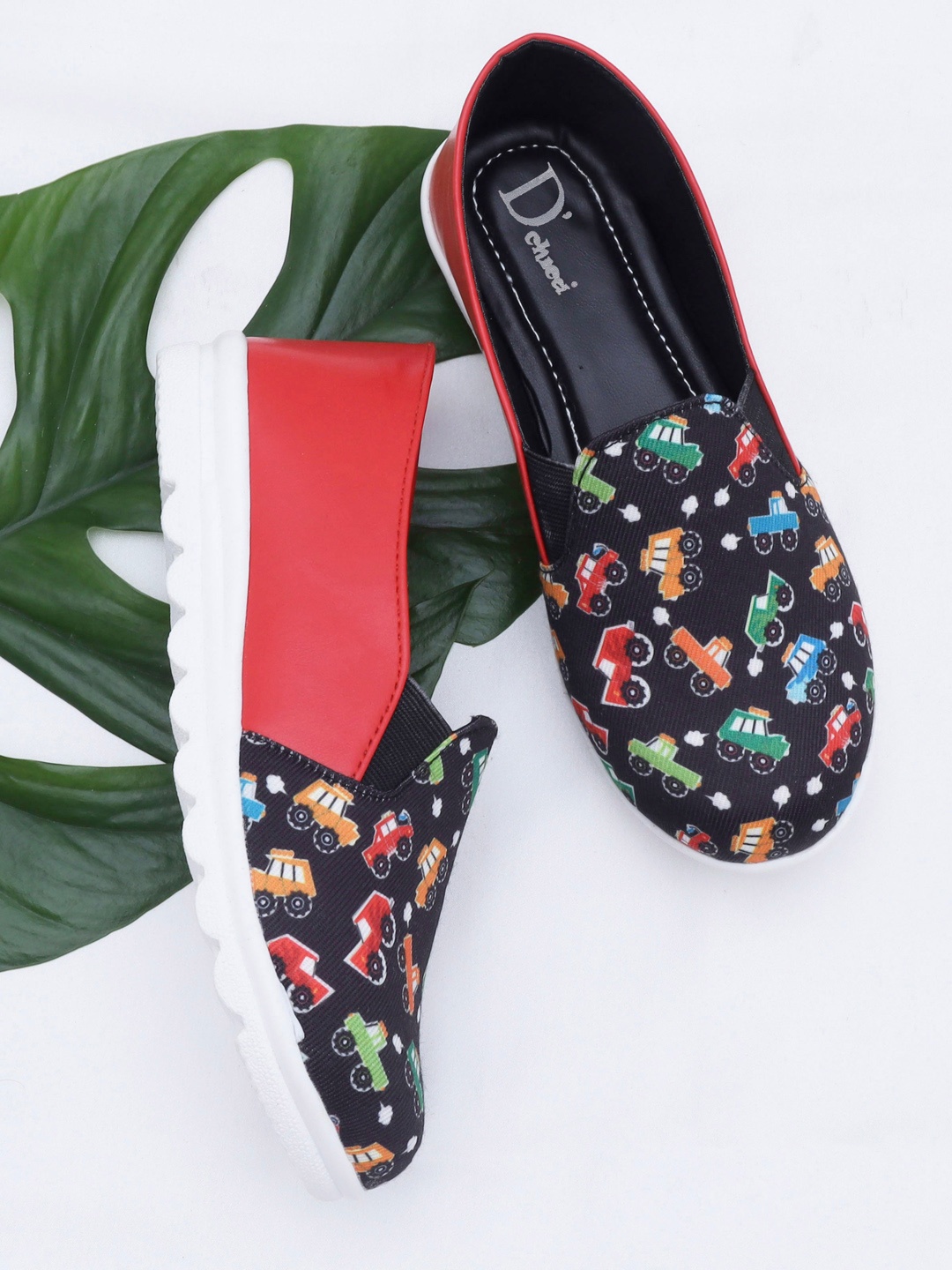 

DChica Boys Red & Black Track Print Slip-On Sneakers