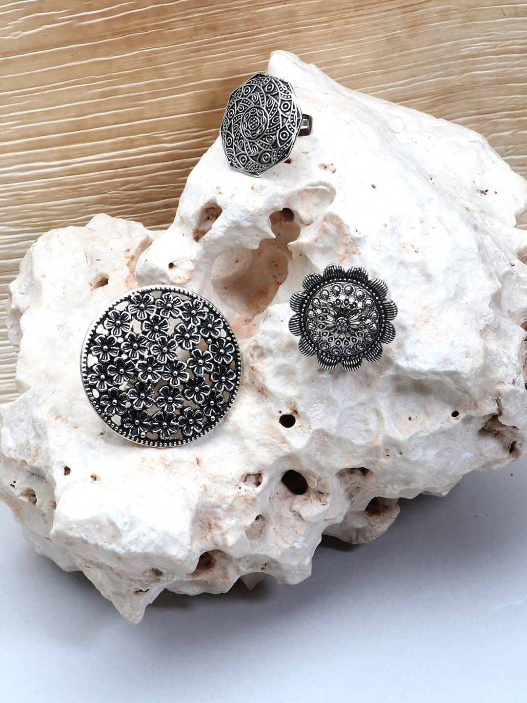 

LAIDA Set of 3 Oxidized Silver-plated Adjustable Finger Ring