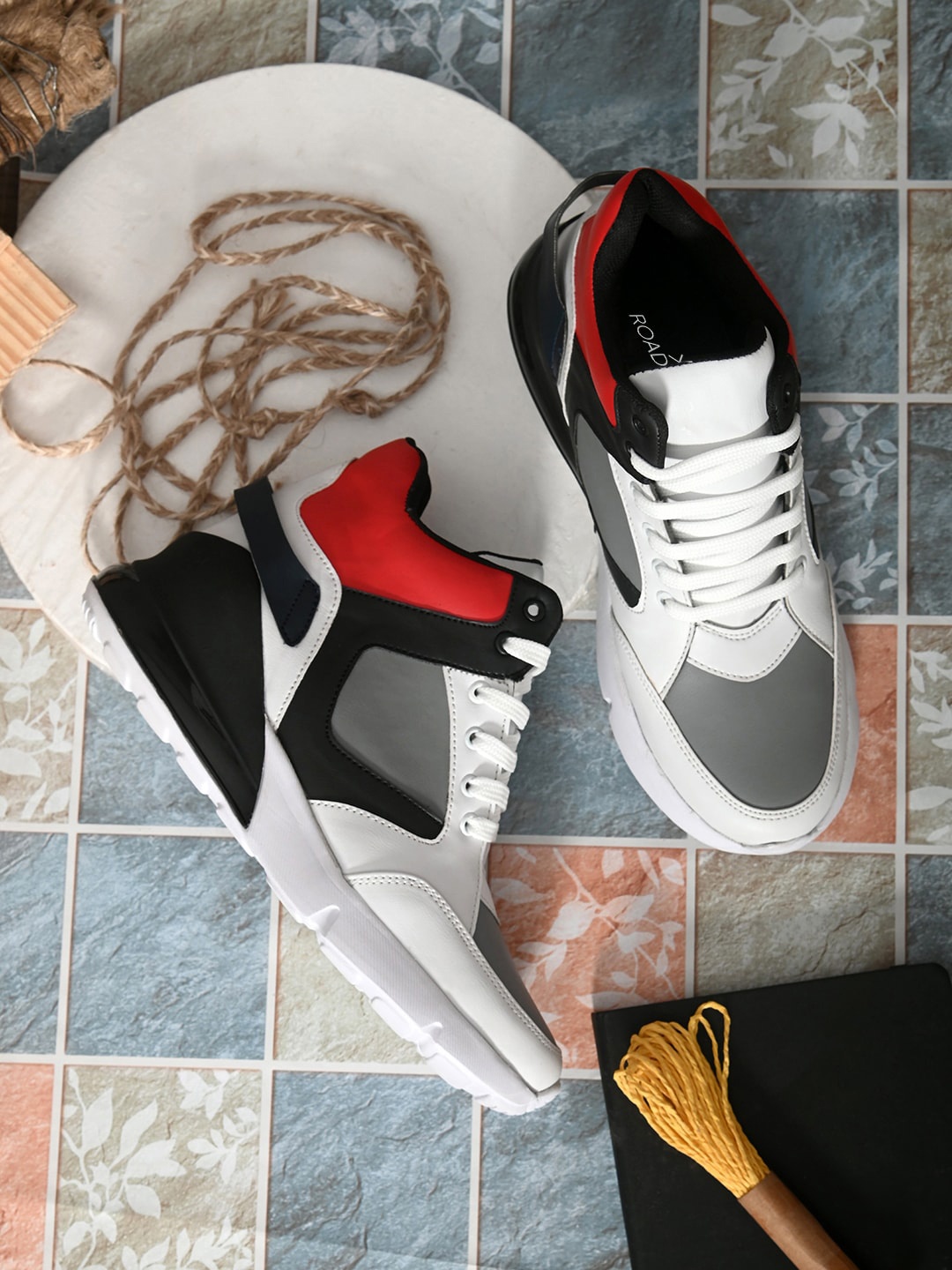 

Roadster Men White & Red Faux Leather Mid-Top Sneakers