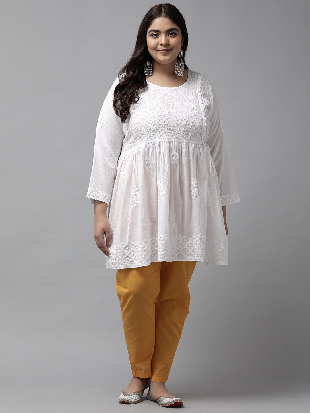 

ADA Women White Ethnic Motifs Embroidered Chikankari Floral Kurta