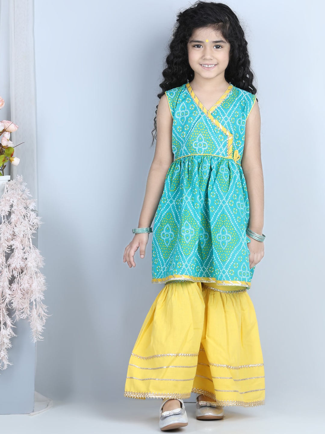 

Kinder Kids Girls Green Ethnic Motifs Pure Cotton Kurti with Sharara