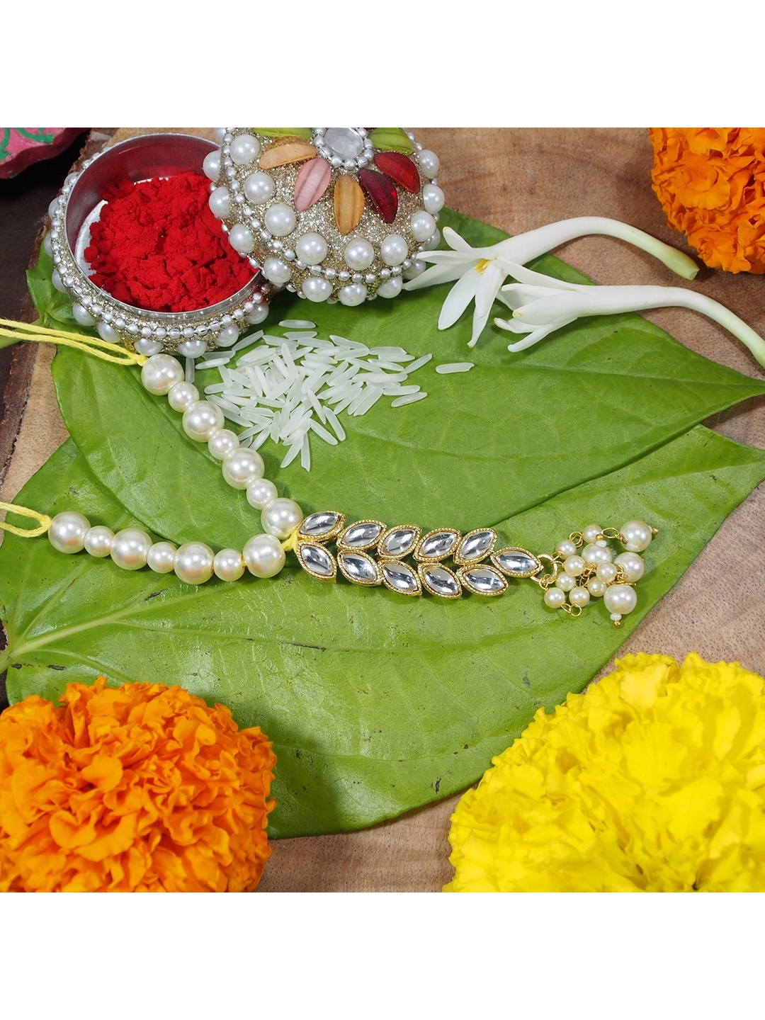 

I Jewels Men Gold Toned & -White Pearl Beaded Bhaiya Bhabhi Hanging Lumba Rakhi