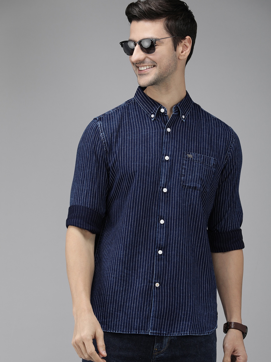 

THE BEAR HOUSE Men Navy Blue Pure Cotton Striped Slim Fit Casual Shirt