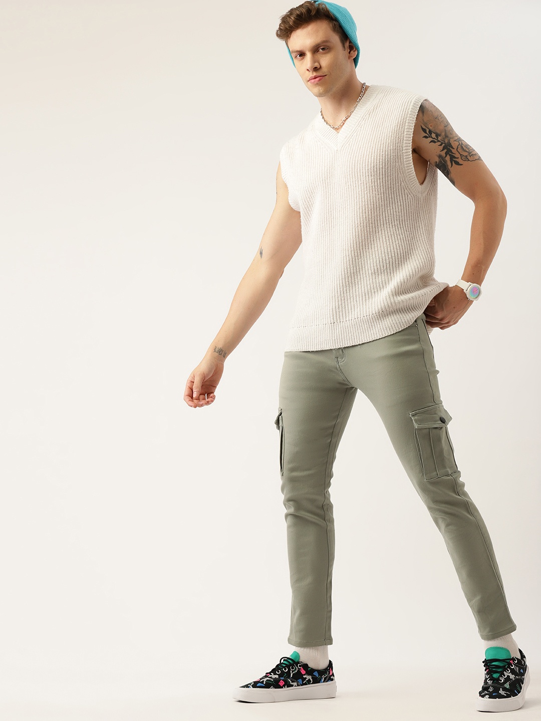 

Kook N Keech Men Sage Green Cropped Slim Fit Stretchable Jeans
