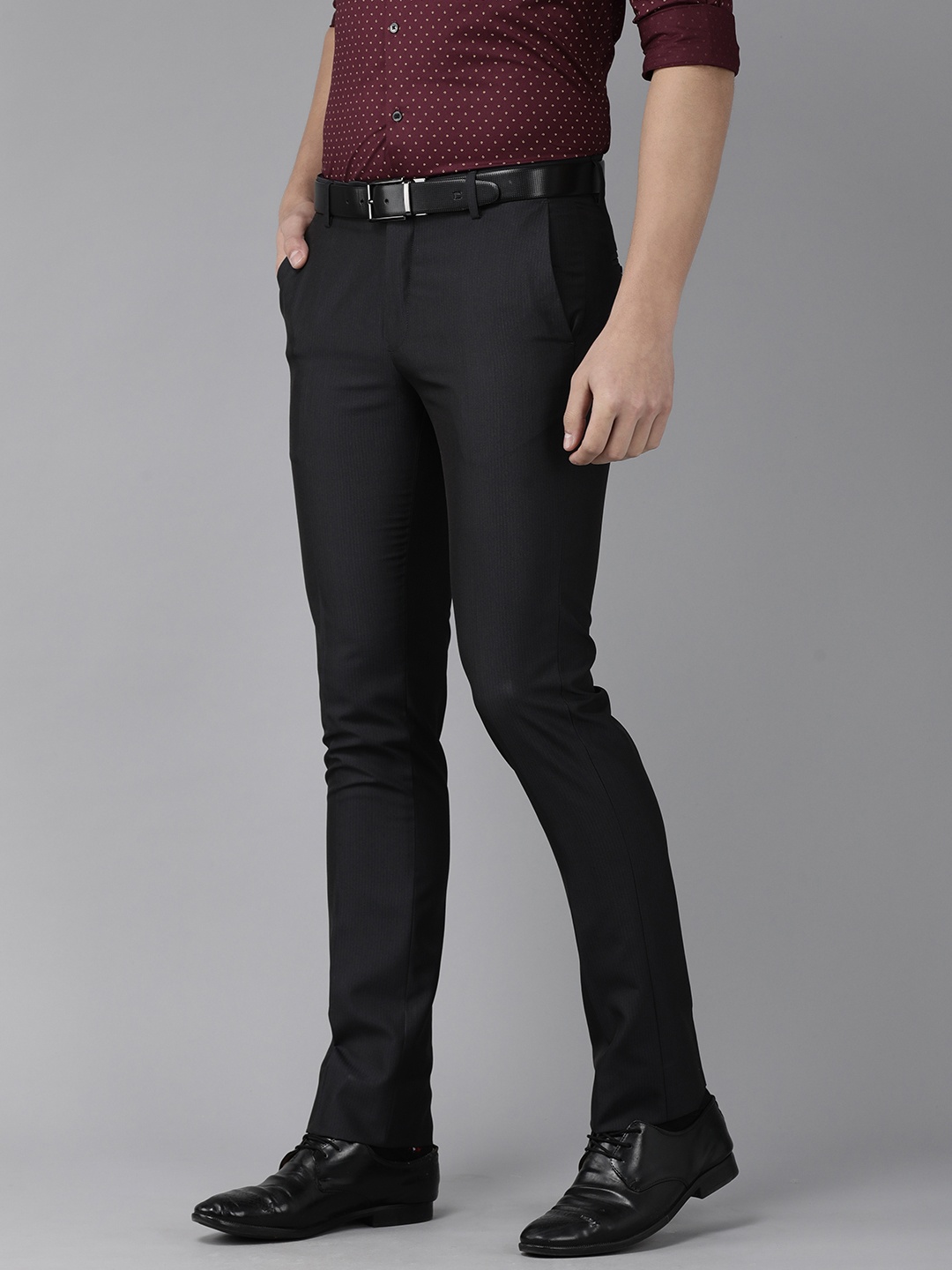 

Arrow Men Black Textured Tailored Fit Formal Trousers